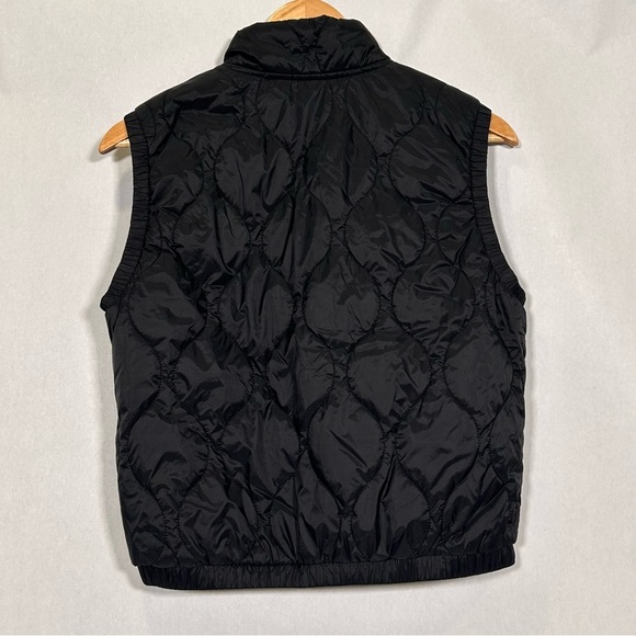2 for$15 Old Navy Cropped Quilted Girl’s Vest - Picture 3 of 12